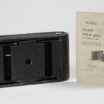 Macchina fotografica Kodak a soffietto di proprietà di Giovanni Pascoli Macchina fotografica Kodak a soffietto di proprietà di Giovanni Pascoli