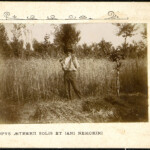 Zi' Meo fotografato da Pascoli nel suo ambiente Zi' Meo fotografato da Pascoli nel suo ambiente
